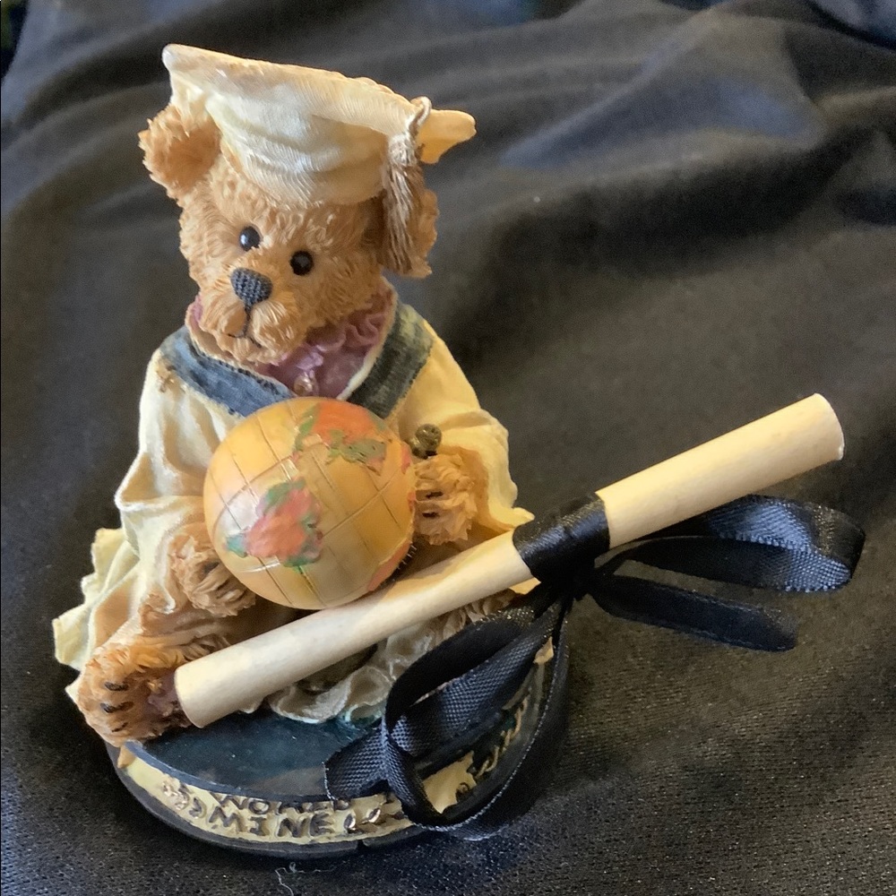 Boyd’s Bears & Friends Statue - The Bearstone Collection